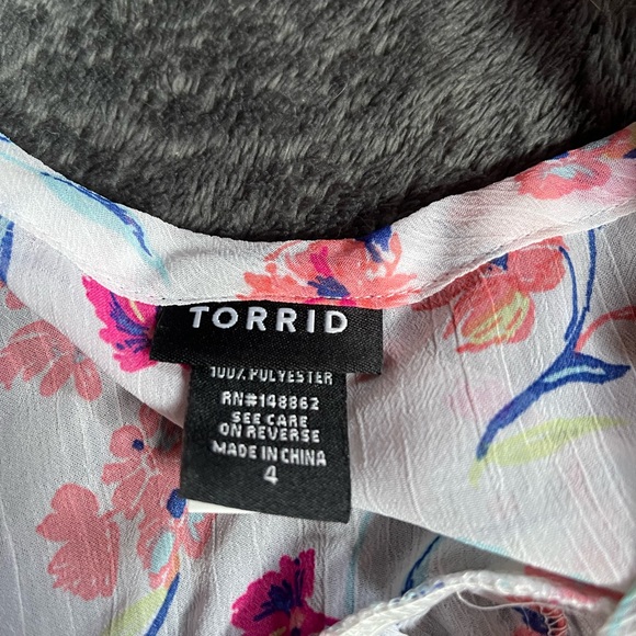 Torrid Floral Spring Flowy Light Tank Top Size 4 - Picture 3 of 3